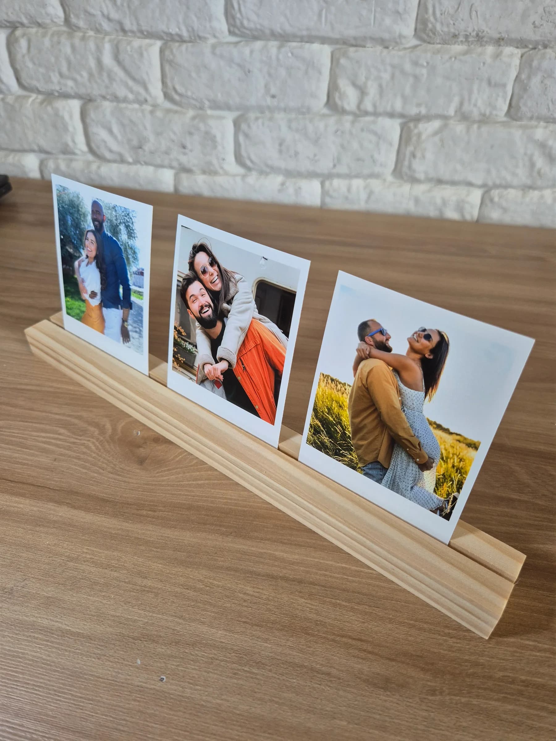 Base 30cm + 4 Polaroids 2